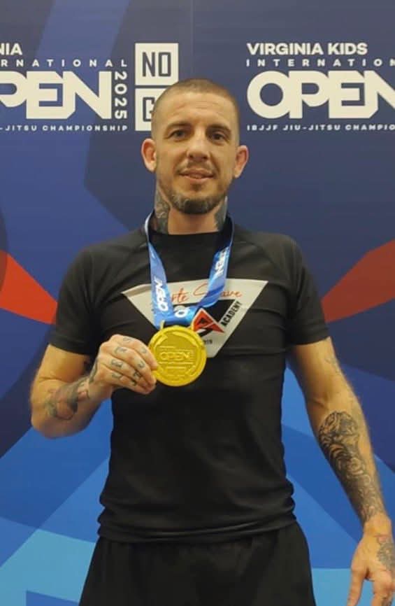 Chris McKinney with gold medal at Virginia Open 2025